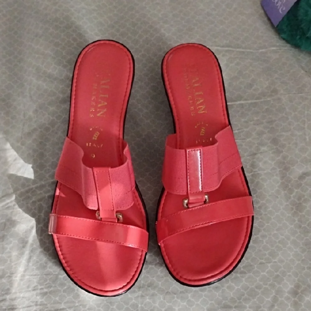 Women's Coral Sandals - Picture 1 of 7